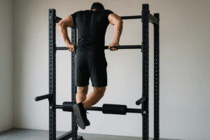 Illustration muscle up progression — scène d'utilisation réaliste